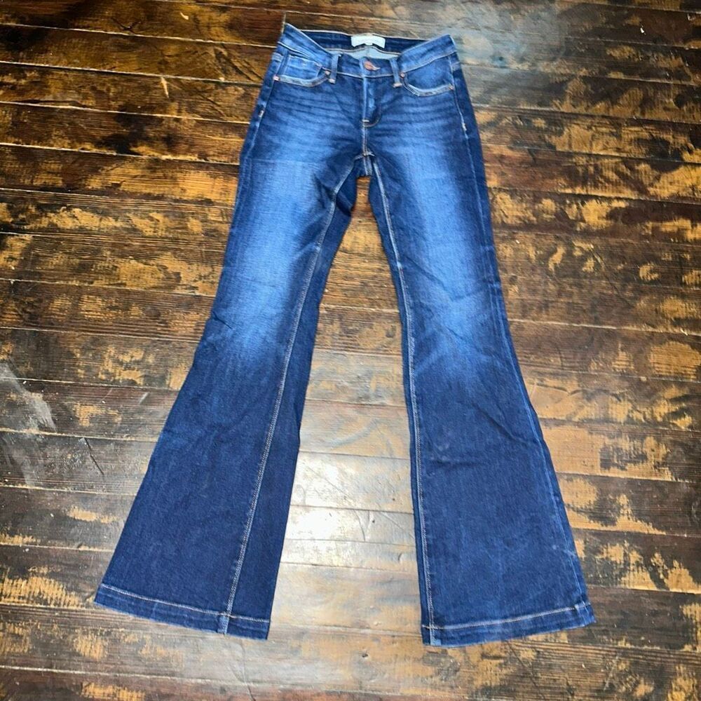 Risen flared stretchy 0/24 distressed boutique jeans